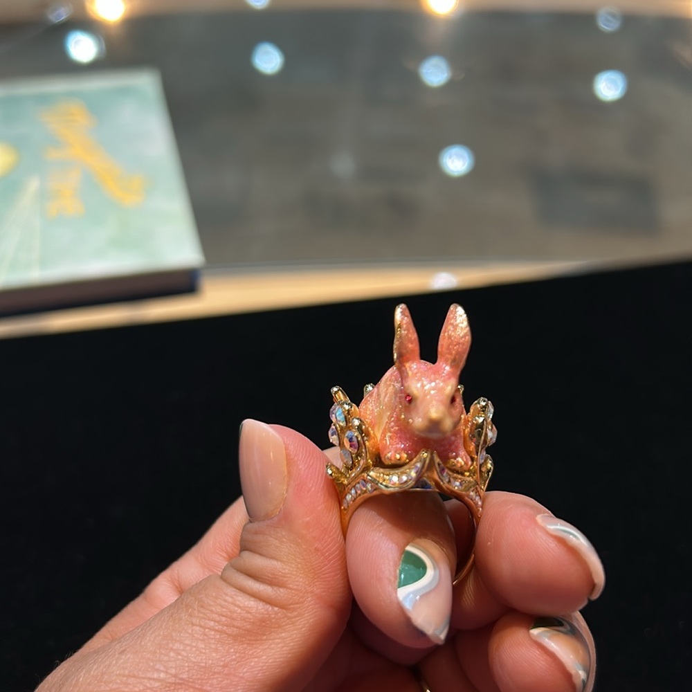 Betsey Johnson Enamel Rabbit Ring - Picture 4 of 4